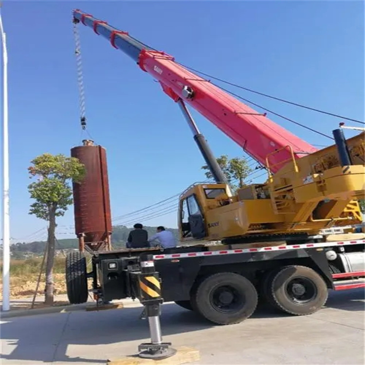 漳州芗城吊车租赁作业时的保养和维护